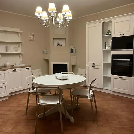 לינה וארוחת בוקר Casa Nel Borgo 3*